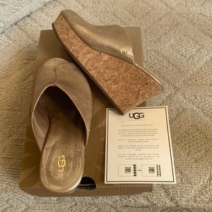 UGG Authentic Wedge/Platform